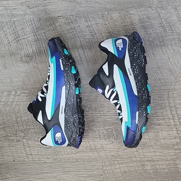 Men's Northface Vectiv Taraval Hiking Shoes - Picture 2 of 5